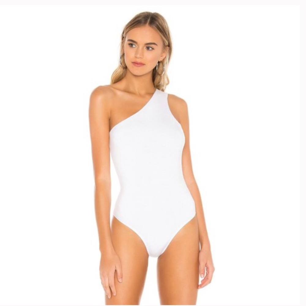 Revolve Superdown Devonne One Shoulder Bodysuit I… - image 2
